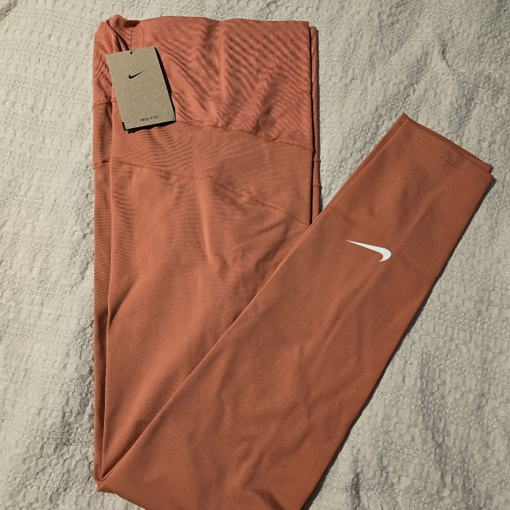 NWT Nike Maternity leggings size large